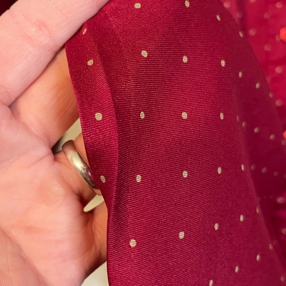 VTG Levi Strauss burgundy button down LS polyester blouse w/ dots & pleated bow - Picture 10 of 11